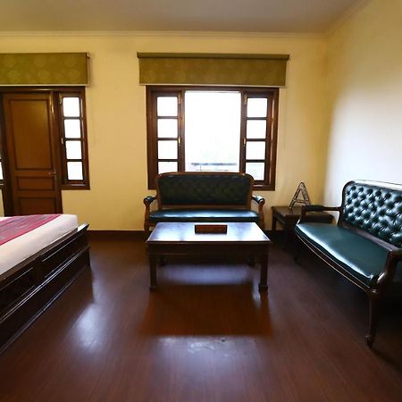 Hotel Ambica Palace Aiims New Delhi - Couple Friendly Local Id Accepted Bagian luar foto