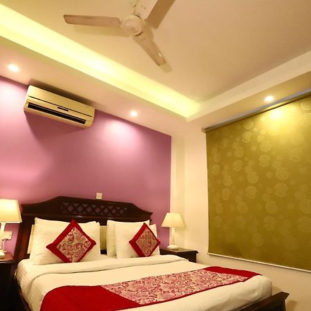 Hotel Ambica Palace Aiims New Delhi - Couple Friendly Local Id Accepted Bagian luar foto