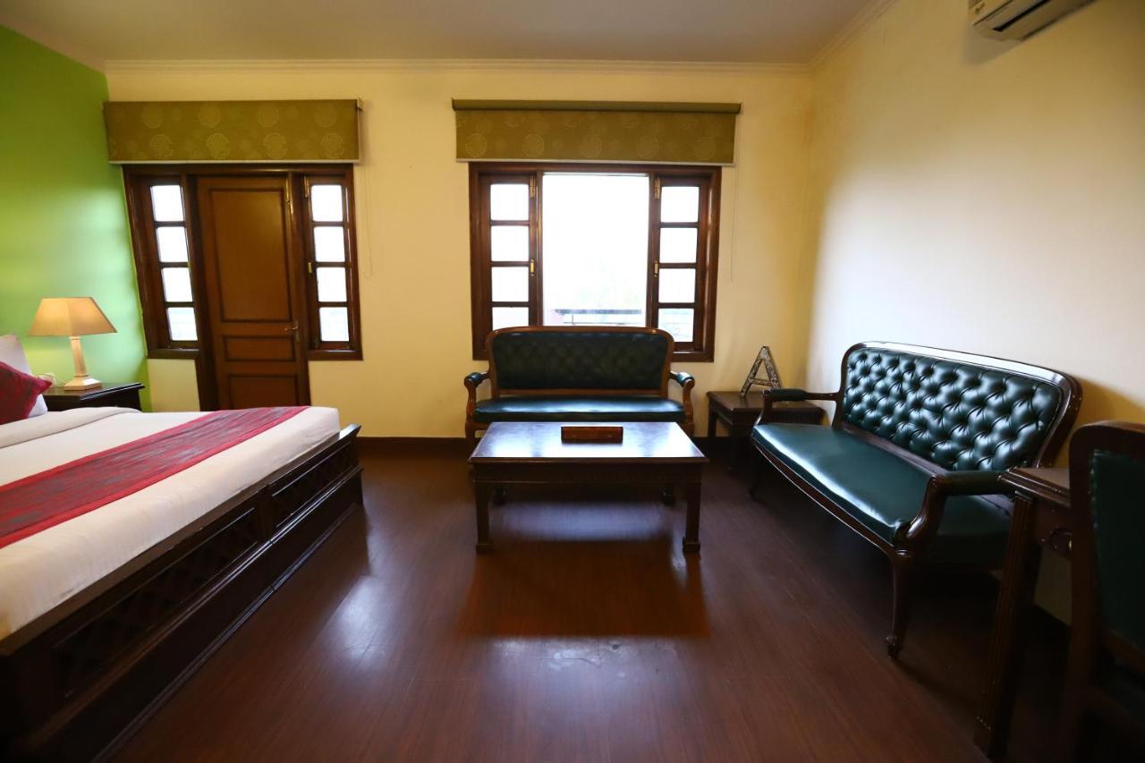 Hotel Ambica Palace Aiims New Delhi - Couple Friendly Local Id Accepted Bagian luar foto