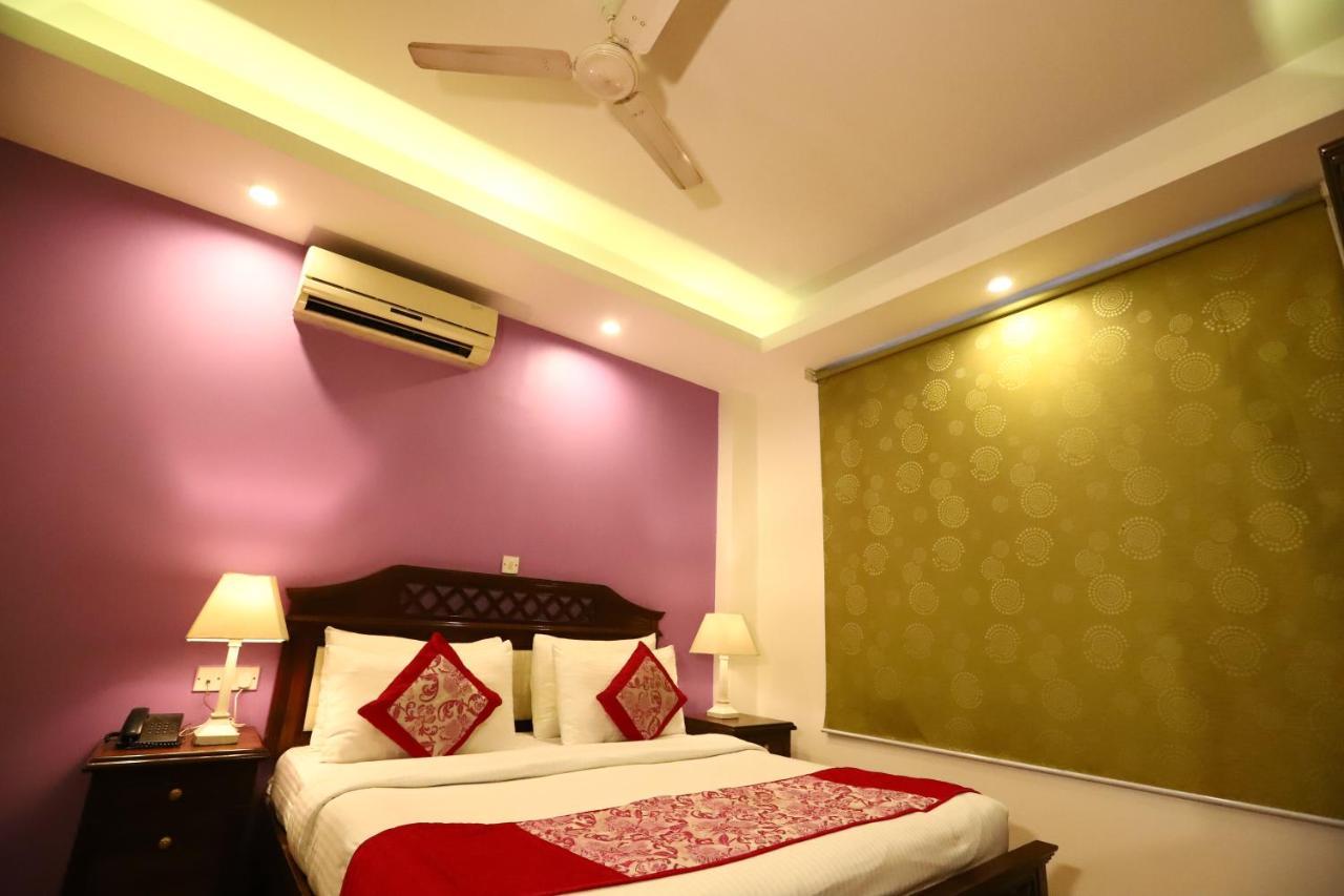 Hotel Ambica Palace Aiims New Delhi - Couple Friendly Local Id Accepted Bagian luar foto