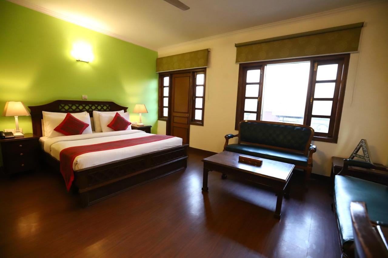 Hotel Ambica Palace Aiims New Delhi - Couple Friendly Local Id Accepted Bagian luar foto