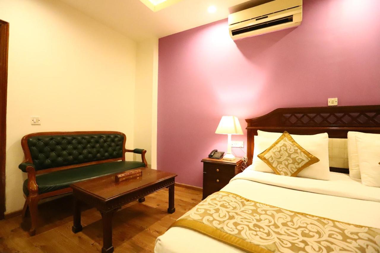 Hotel Ambica Palace Aiims New Delhi - Couple Friendly Local Id Accepted Bagian luar foto