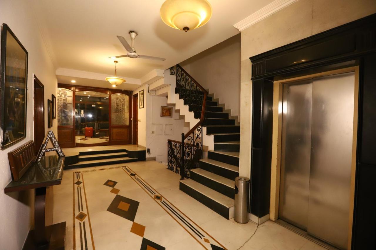 Hotel Ambica Palace Aiims New Delhi - Couple Friendly Local Id Accepted Bagian luar foto