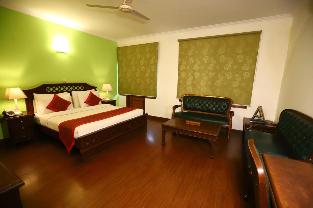 Hotel Ambica Palace Aiims New Delhi - Couple Friendly Local Id Accepted Bagian luar foto