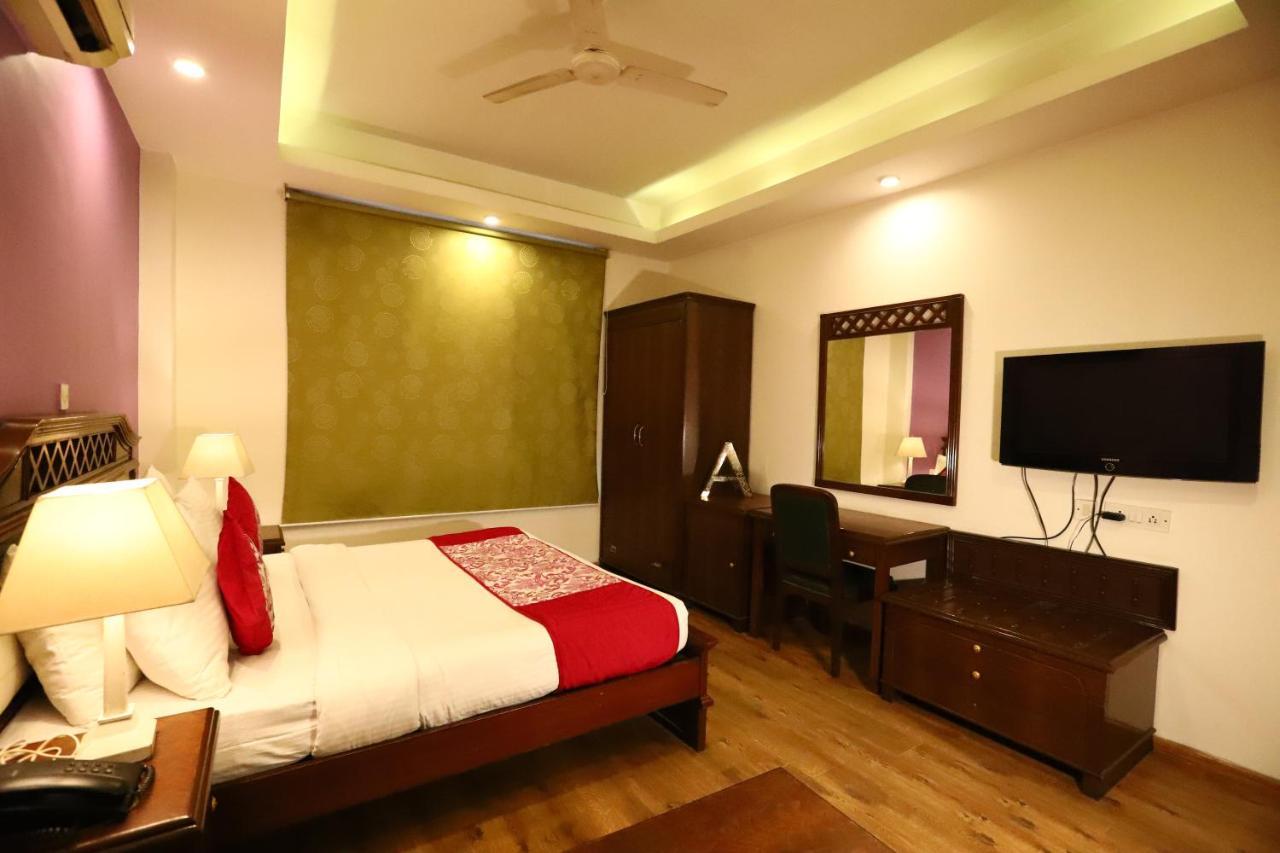 Hotel Ambica Palace Aiims New Delhi - Couple Friendly Local Id Accepted Bagian luar foto