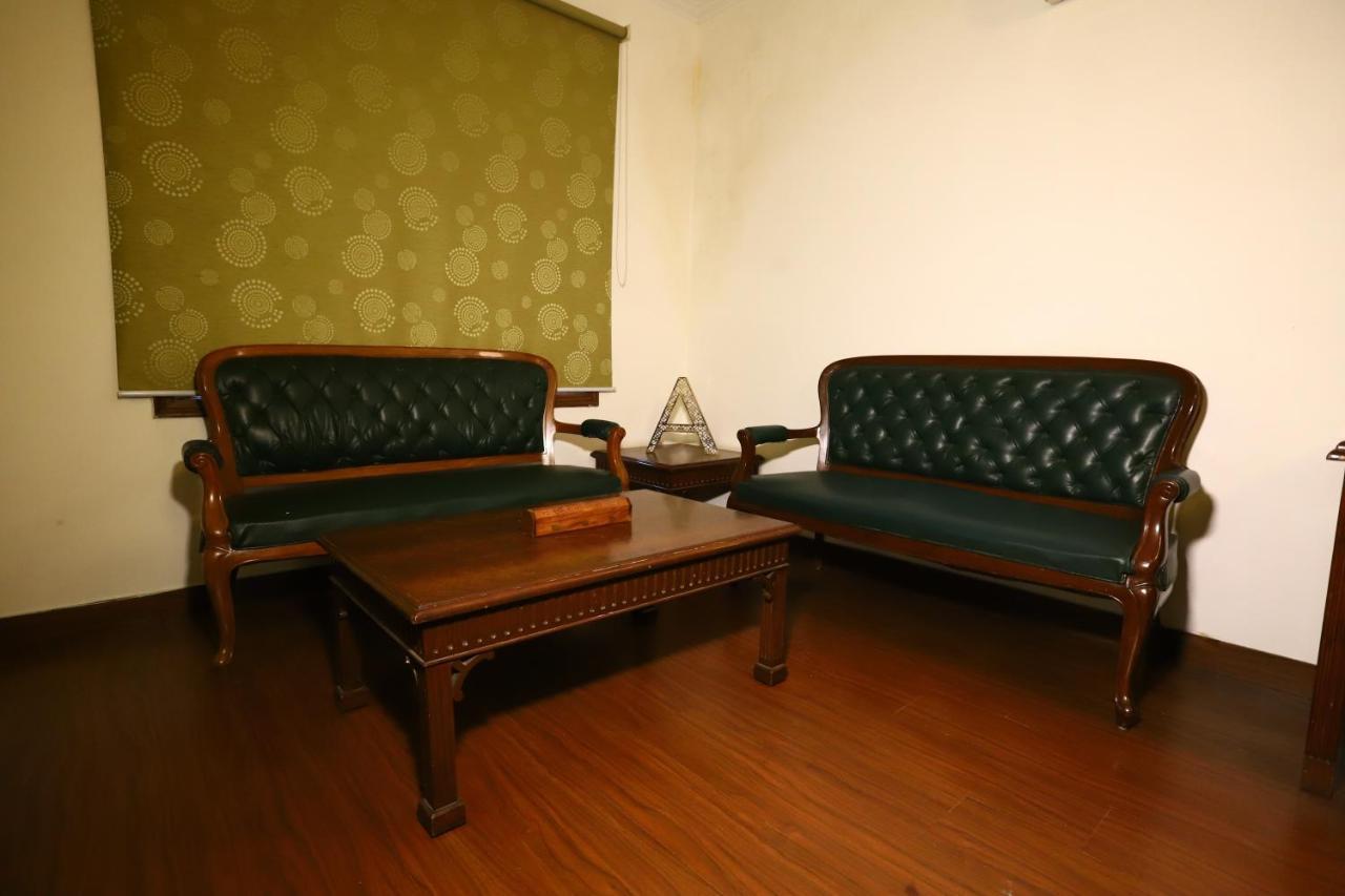 Hotel Ambica Palace Aiims New Delhi - Couple Friendly Local Id Accepted Bagian luar foto