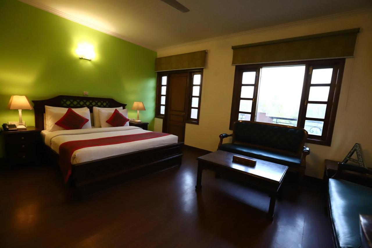 Hotel Ambica Palace Aiims New Delhi - Couple Friendly Local Id Accepted Bagian luar foto
