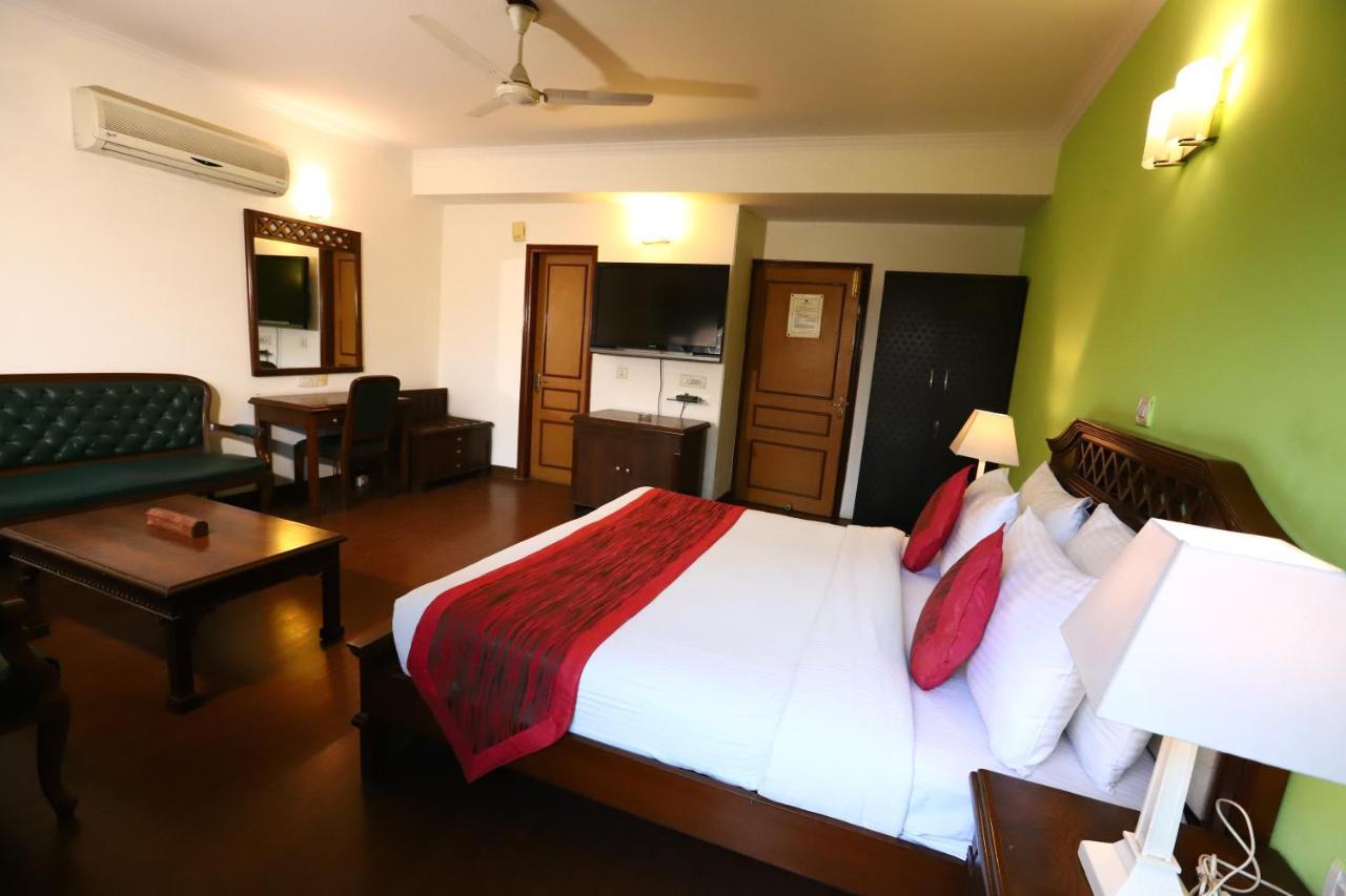 Hotel Ambica Palace Aiims New Delhi - Couple Friendly Local Id Accepted Bagian luar foto
